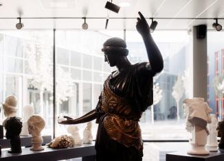 Skulptūras nolējums ekspozīcijā